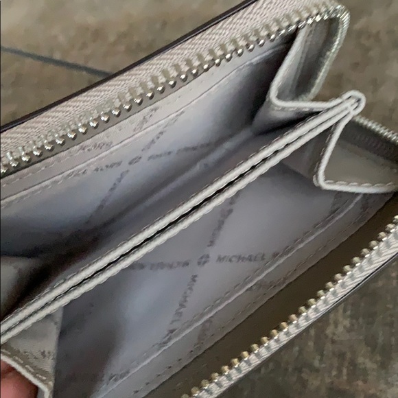 MICHAEL KORS JET SET TRAVEL MD ZA CARD CASE - Picture 8 of 16